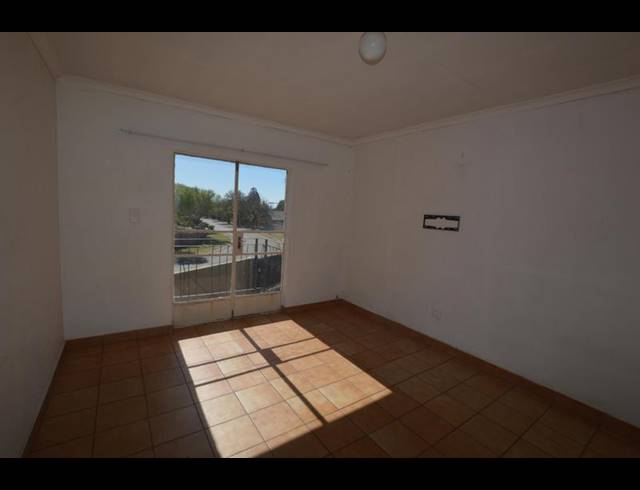 2 BEDROOM APARTMENT FOR SALE IN VAALPARK